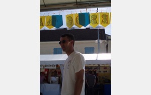 Gilles sur le stand