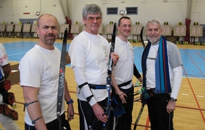 L'équipe hommes et le coach