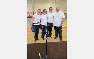 L'équipe dames et le coach