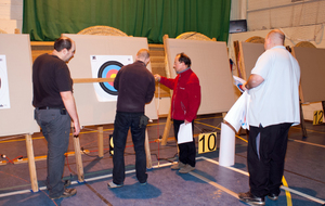 Installation des blasons pour le départ du samedi matin