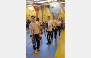 DANS LE COULOIR, PRÊT POUR LE TIR...